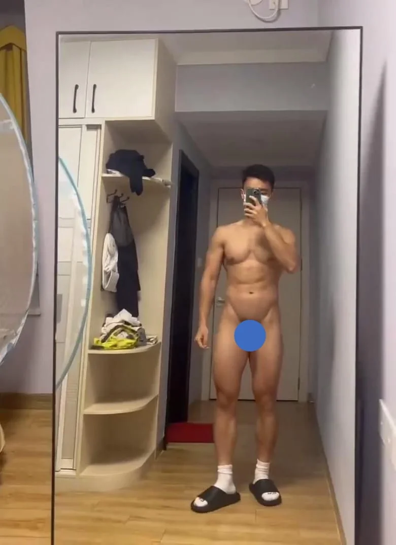 健身直男晒鸟无喷 | 视频