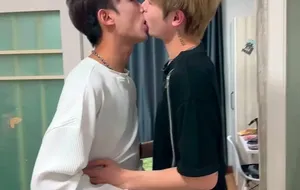 子墨疯狂内身寸薄肌舞蹈生 | 视频