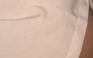 医院走廊半夜淦一下 | 视频