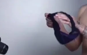 摄影师被男模诱惑 | 视频