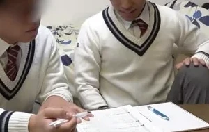 去同学家学习变成床上运动 | 视频